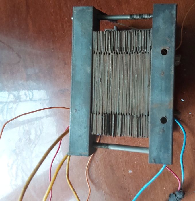 Vand  contactor si un transformator