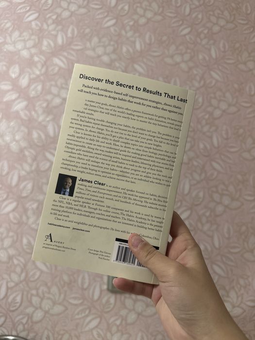 Продам книгу на англ Atomic habbits