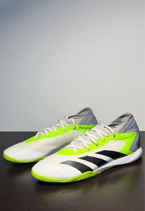 Adidas predator EU46 2/3. Adidas EU42 за футзал.
