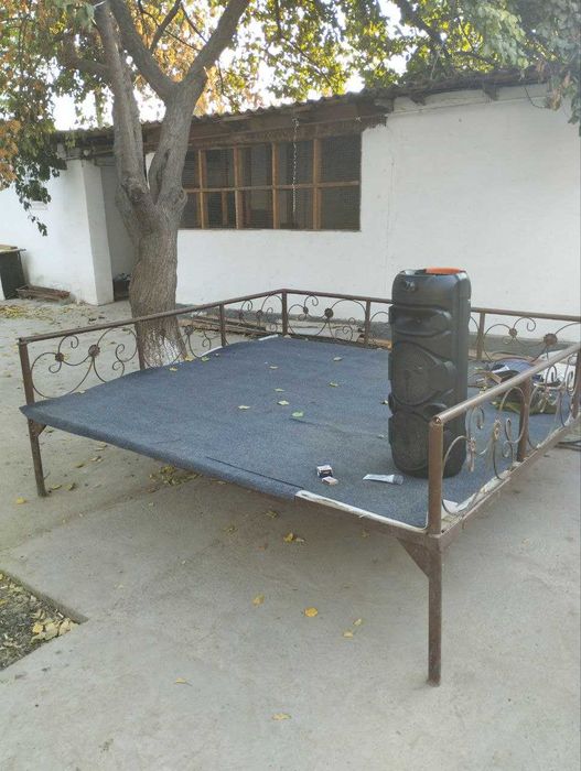 Продаётся топчан