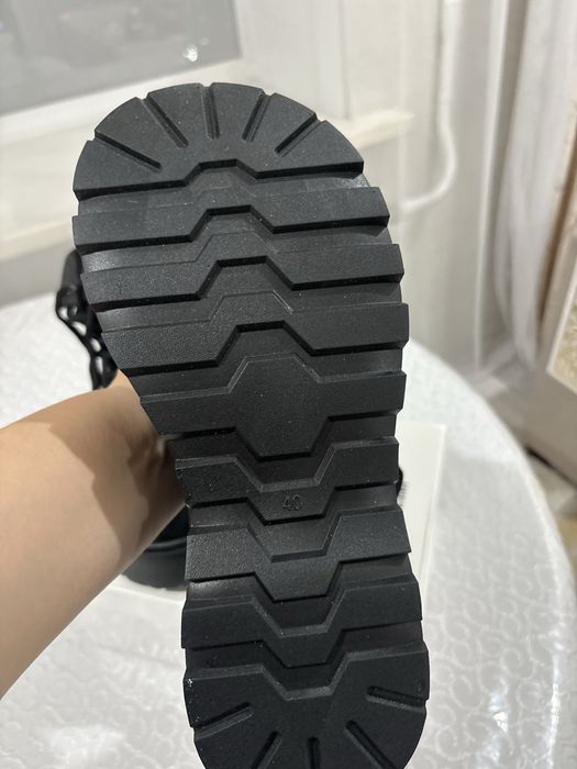Продам зимние ботинки 40р
