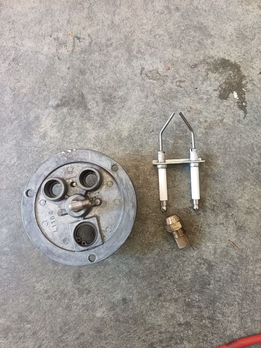 Нафтова помпа за парострийка