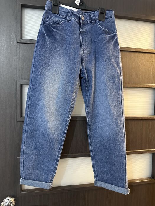 Blugi baietii noi cu eticheta