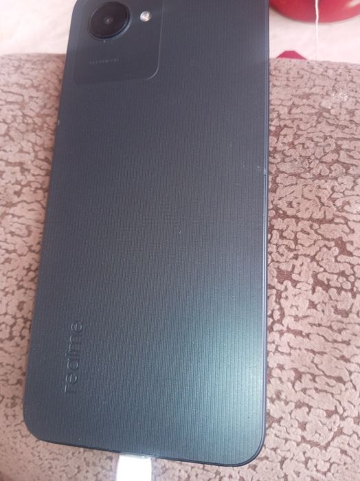 Продаю смартфон realme