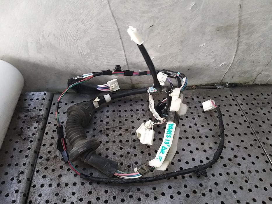 Cablaj instalatie electrica usa dreapta fata toyota yaris 3 p13 821510db90