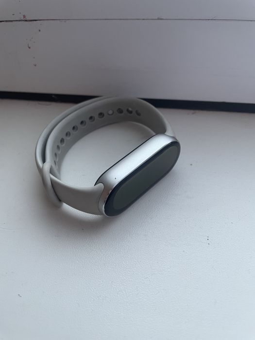 Продам mi band 9