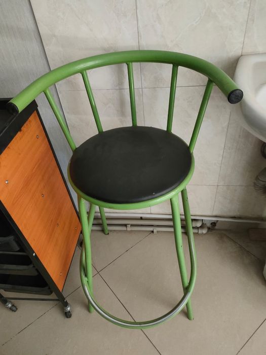 Срочно продается мебель для салона