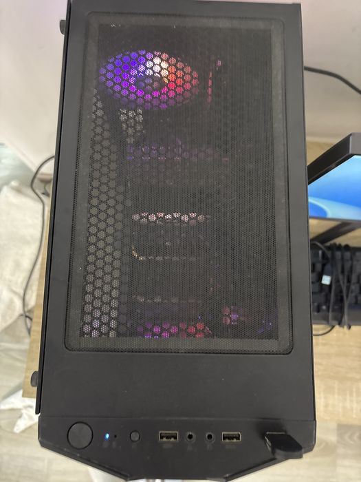 Vand Pc cu monitor si periferice