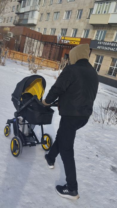 Коляска 8000 , шезлонг 6000