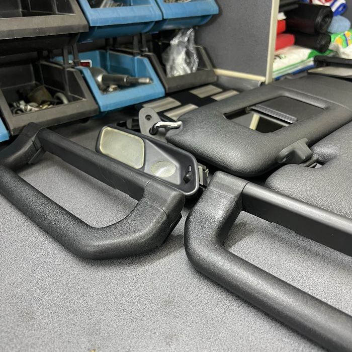 Черные элементы потолка bmw e34 бмв е34