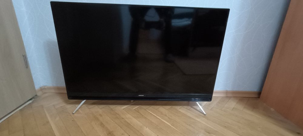 Продавам телевизор Samsung 40
