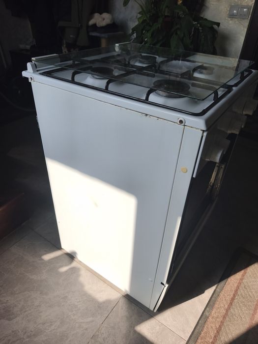 Продам бу газовую плиту