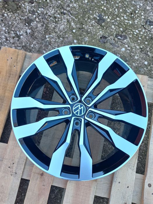 19"Vw Suzuka 8.5ж ет38 Tiguan Touran Passat Jetta T.roc Black Polish Ч