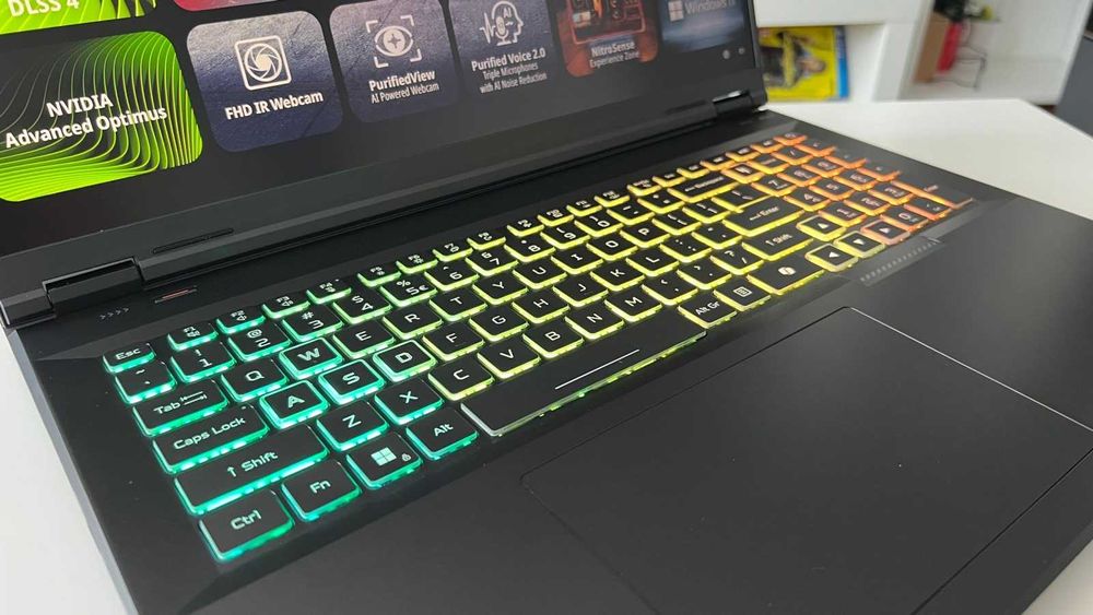 Laptop Gaming Acer Nitro 18 Ryzen AI 9 365 32GB 2TB RTX 5070Ti 12GB