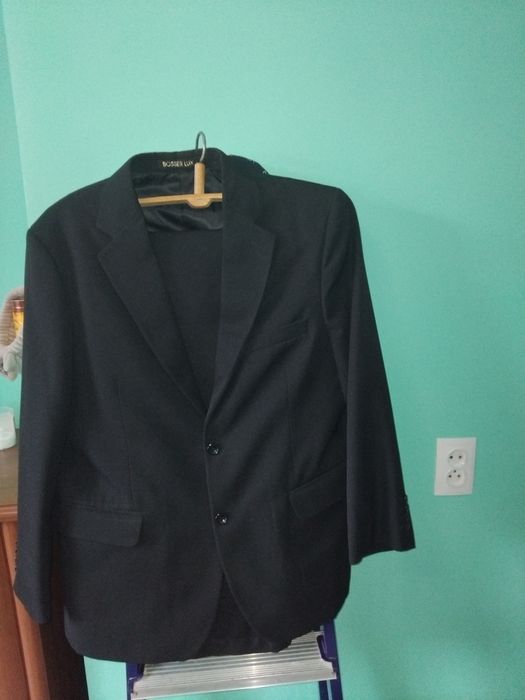 Продаю мужской костюм