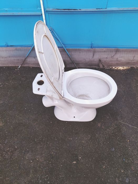 Продается унитаз