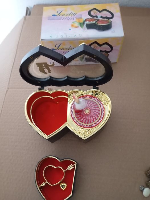 Механични играчки