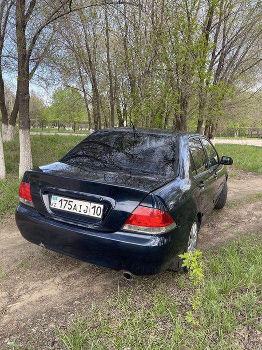Продам машину Лансер 9