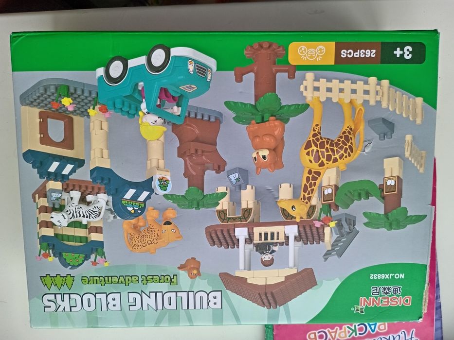 Продам лего и животных