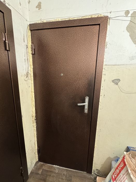 Продам входную дверь