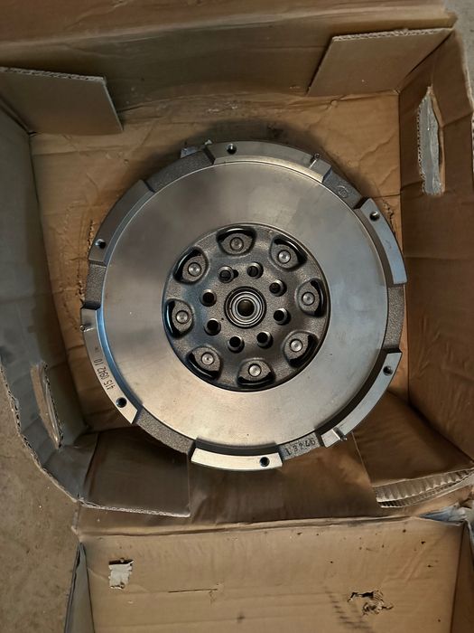 Mercedes OM651 OM654
Съединител Комплект.