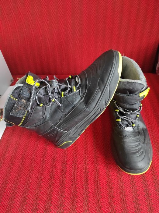 Adidasi unisex, marimea 36, pt. iarna, stare foarte, foarte buna, sunt