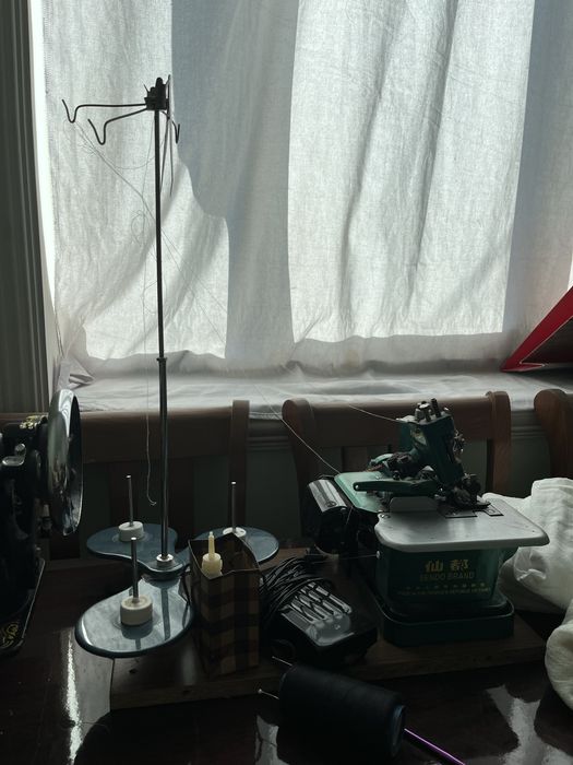 Продаю швейную машину и оверлок.