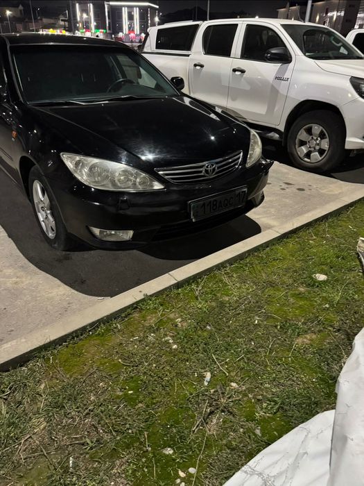 передние бампер на Тойота