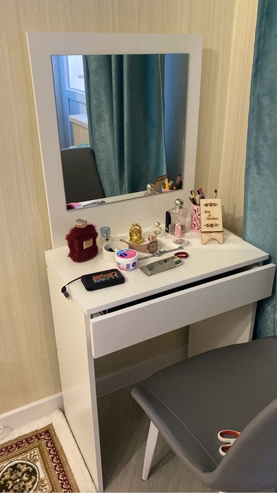 Туалетний столик с зеркалом за 20000, мини туалетний столик за 10000