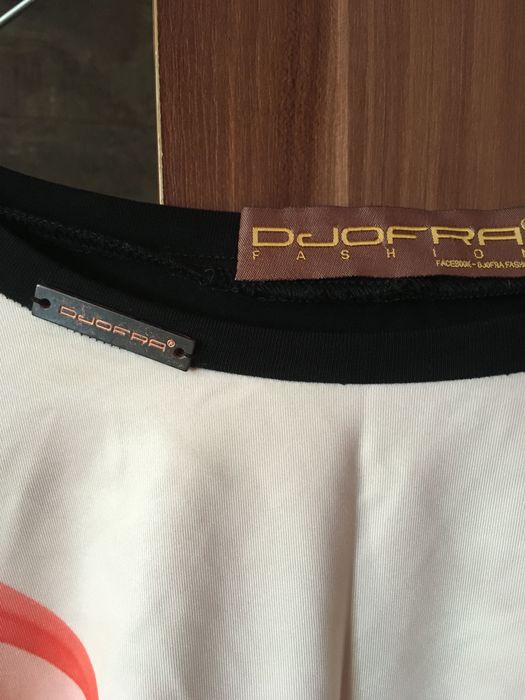 Дамски топ DJOFRA