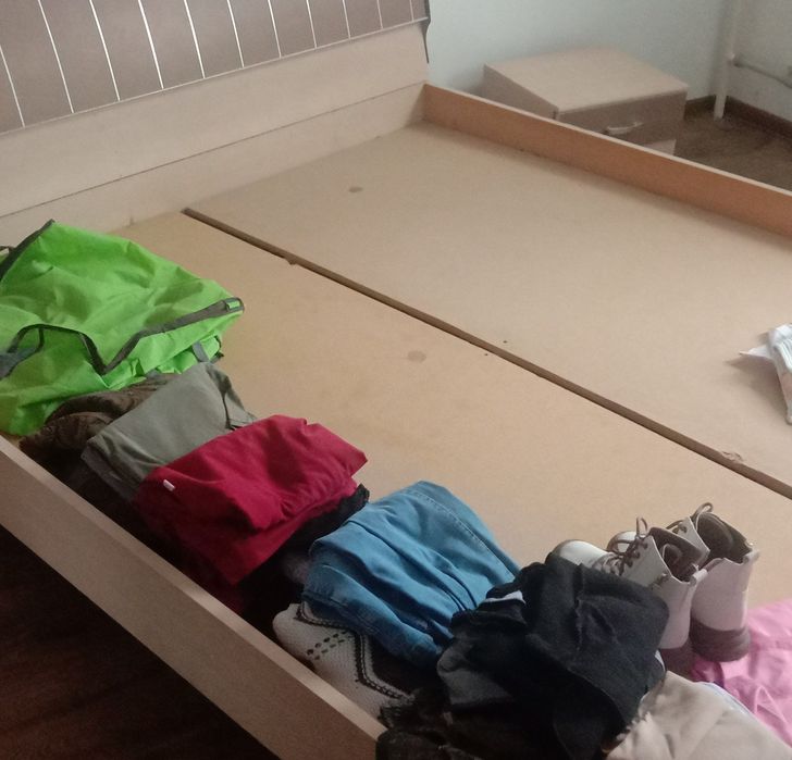 Двухспальная кровать