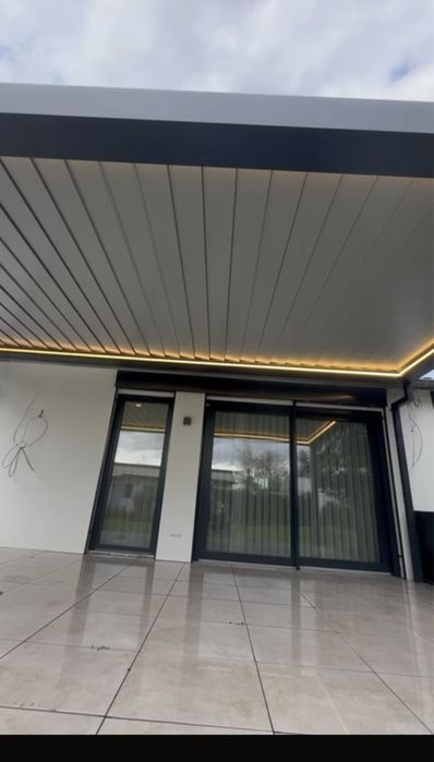 Pergola bioclimatica, pvc