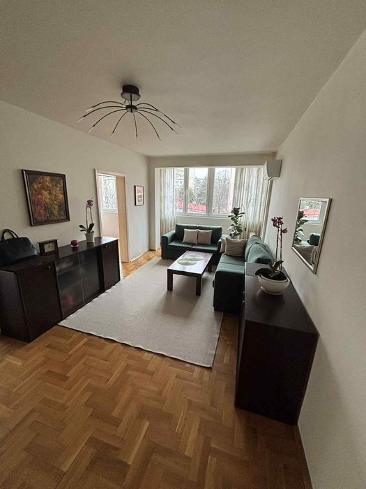 Дава се под наем Четиристаен апартамент в София, Гоце Делчев - 110 кв.м за 946.56 € - Снимка #1