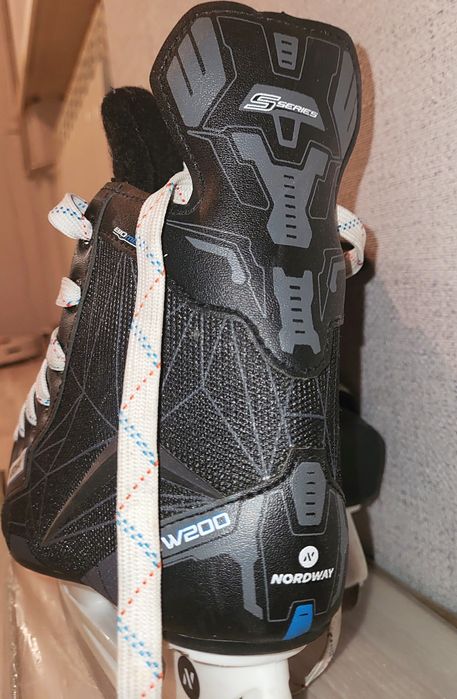 Продам коньки NORDWAY .