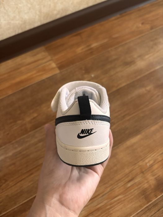 Продам оригинальные детские кроссы от Nike
