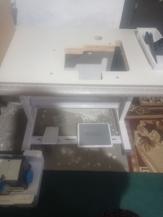 Янги оберлок холи ишламаган просто столини йиґиб ку́йганман