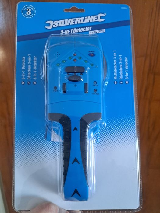 Detector metal cablu lemn