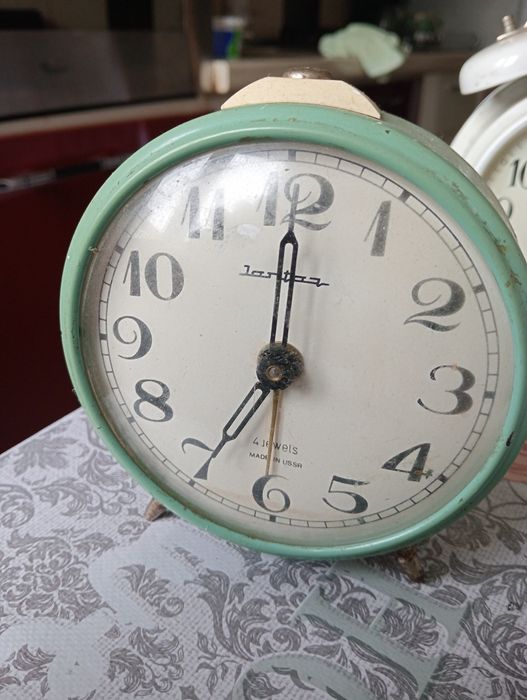 Ceas de masă  diferite modele