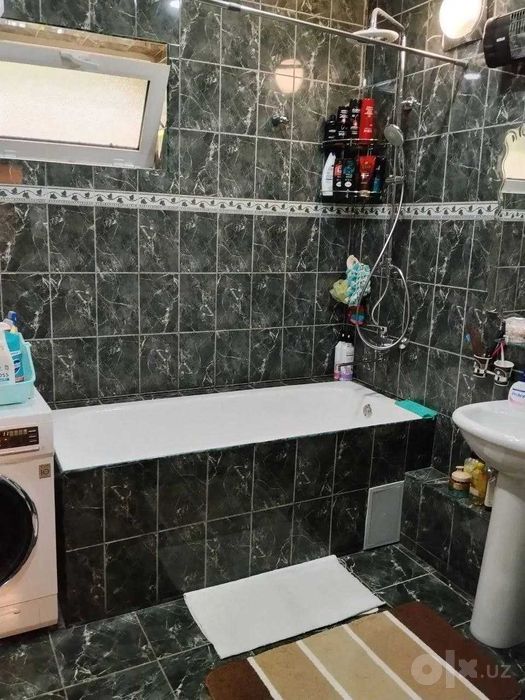 3х комнатная 3этаж Кирпичный  Метро Айбек