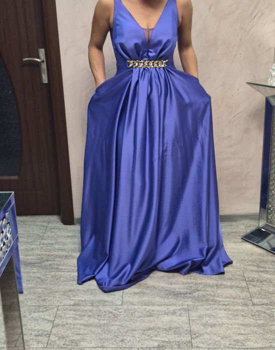 Елегантна дамска рокля