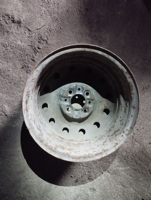 Запаска и диск на Фольксваген