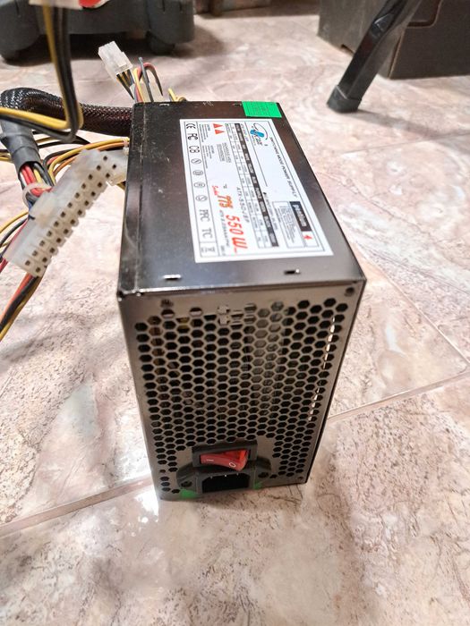 Захранване 550w pentium 4