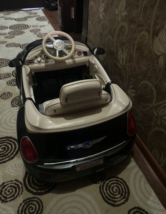 Автомобиль с пулт управлениям