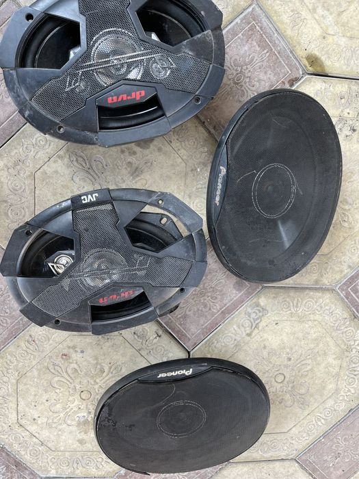 Колонки на автомобиль,