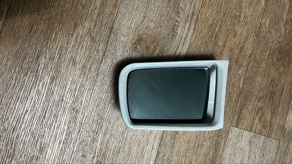 Зеркало на Мерседес Бенц