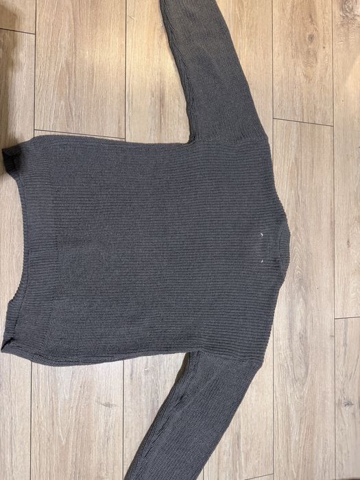 Вязанный свитер.