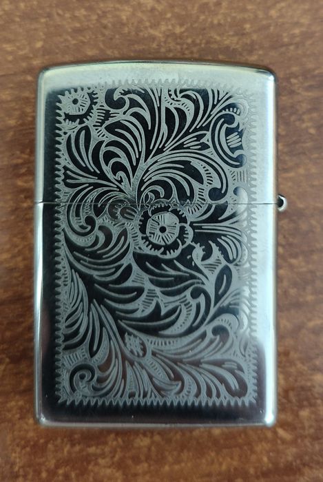 Зажигалка бензиновая.Zippo.