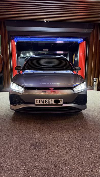 BYD E2 electromobil электромибиль седан