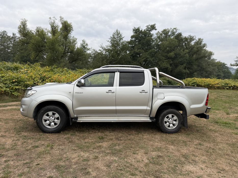 Toyota hilux  2.5/ 144 cp