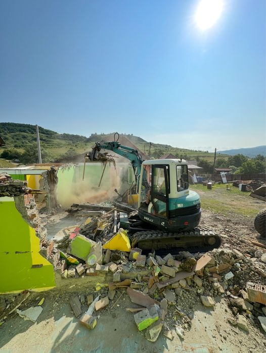 Lucrari de demolare si decopertare – Apartamente, case, pereti, moloz